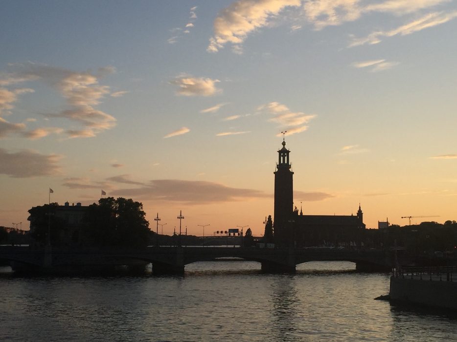 Att delta i hackatonet i stadshuset är gratis och kräver ingen tidigare erfarenhet.