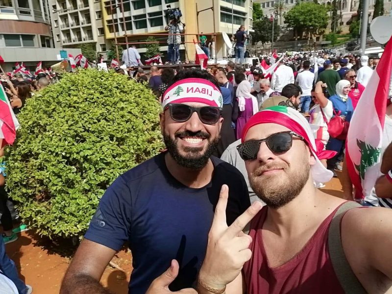 Mohammad Hamoud, till vänster, tillsammans med en vän i Beirut.