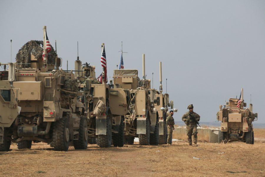 Amerikanska militärfordon i norra Syrien på söndagen.