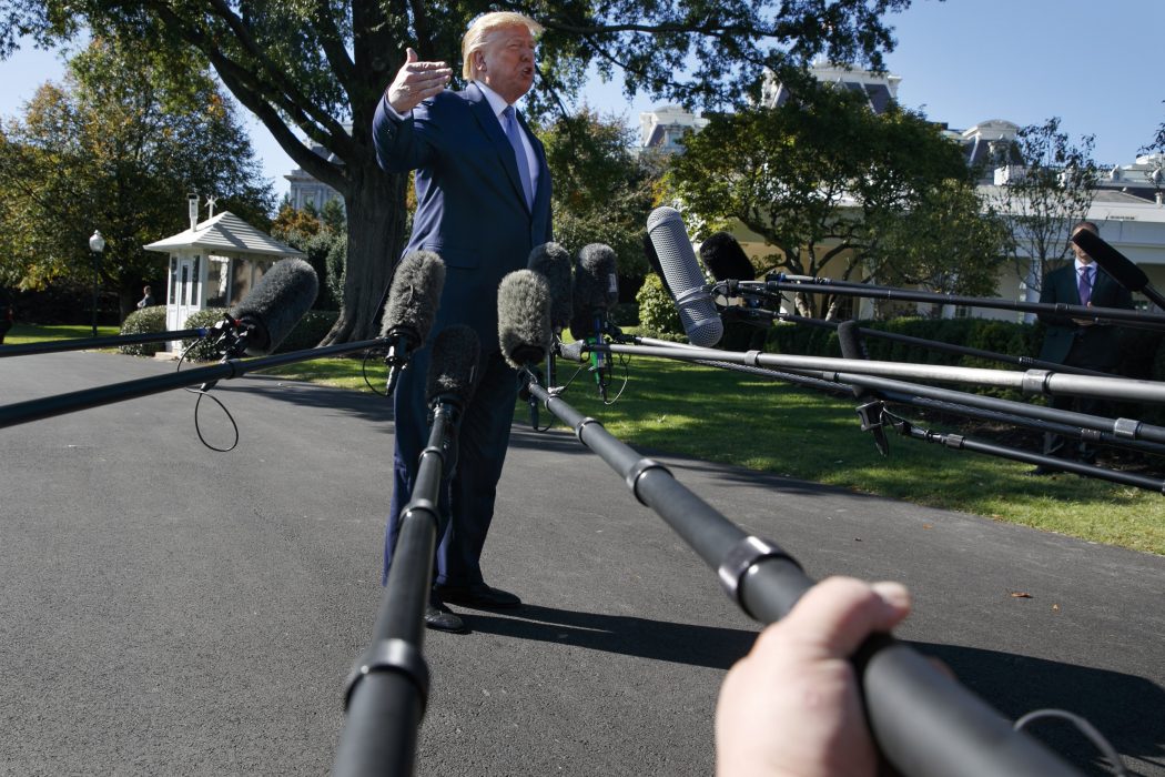 USA:s president Donald Trump skippar New York Times och Washington Post.