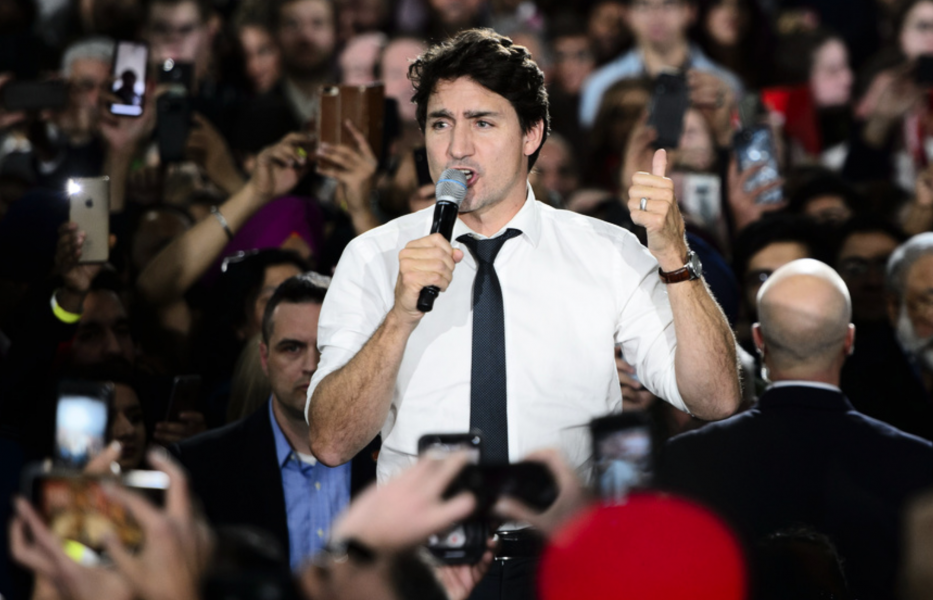 Justin Trudeau leder i Kanadas val.