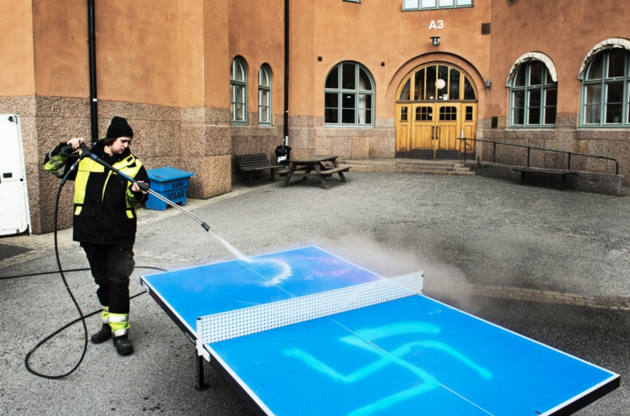 Brottet skadegörelse/klotter var den näst vanligaste brottstypen bland polisanmälda brott med hatbrottsmotiv i Sverige under 2018.
