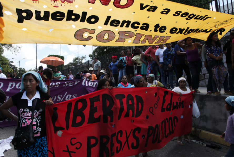 Demonstrationer i Honduras med krav på rättvisa för miljö- och människorättsaktivisten Berta Cáceres som mördades 2016.