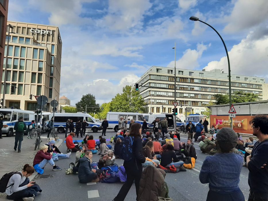 Blockaden vid Mühlendammbrücke