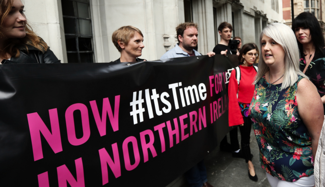 En demonstration mot Nordirlands strikta abortlagar i juni 2018.