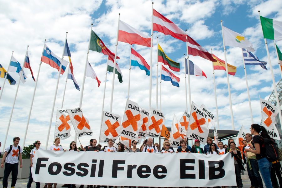 Protester mot Europeiska investeringsbanken i Luxemburg 10 juni.