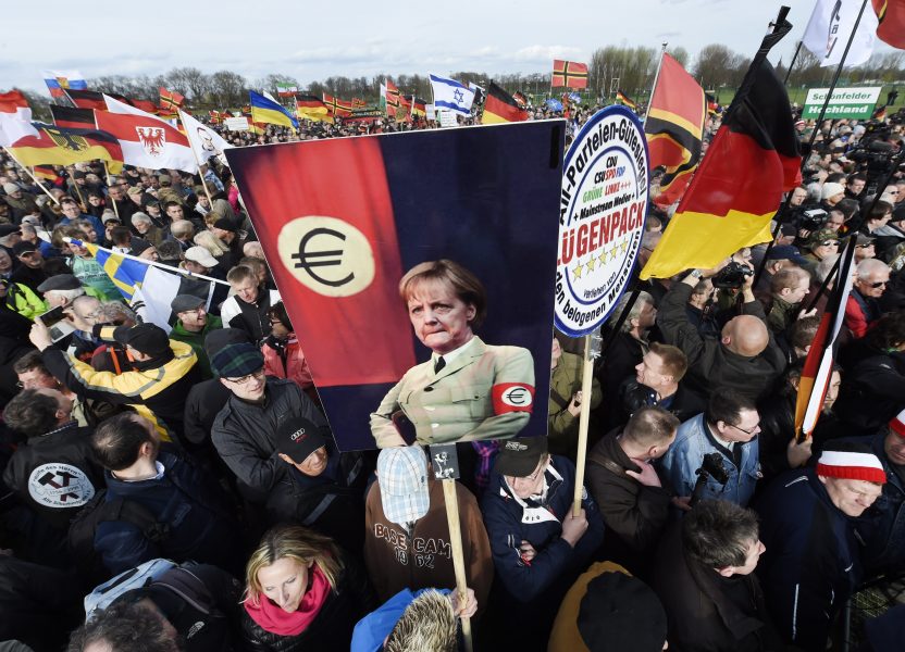 Pegida, Patriotische Europäer gegen die Islamisierung des Abendlandes, demonstrerar i Dresden 2015.