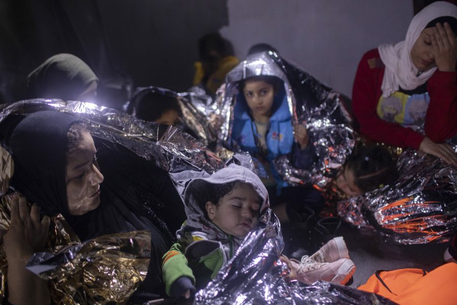Allt fler flyktingar anländer återigen till de grekiska öarna.