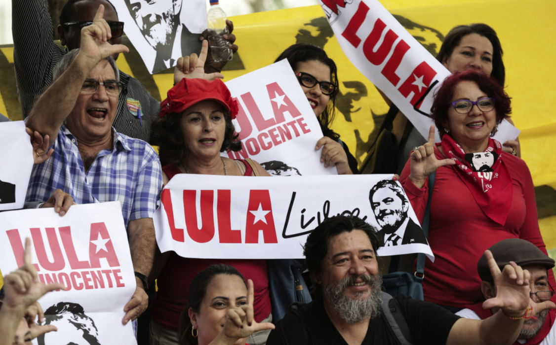 Anhängare till Luiz Inácio Lula da Silva vid en manifestation tidigare i år.