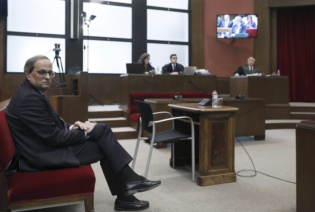 Kataloniens regionpresident Quim Torra i domstolssalen i Barcelona på måndagen.