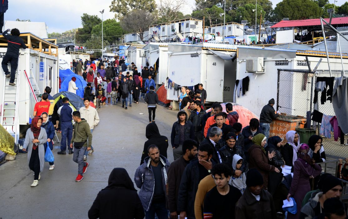 Lägret Moria på Lesbos är idag öppet - de som lever här kan röra sig in och ut under dagarna.