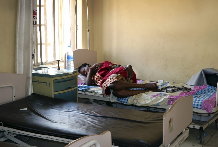 Gravid kvinna på förlossningsavdelning i Sydsudan.
