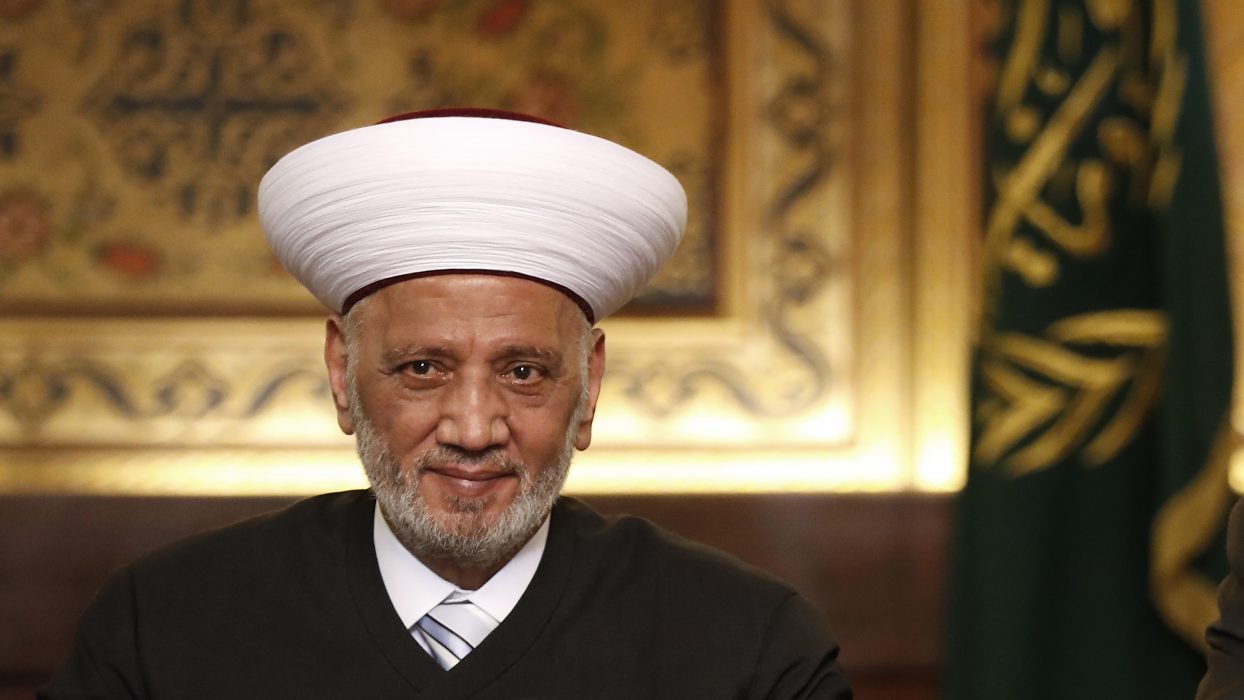 Den libanesiske stormuftin Sheikh Abdul Latif Derian under ett möte i Beirut i januari 2018.
