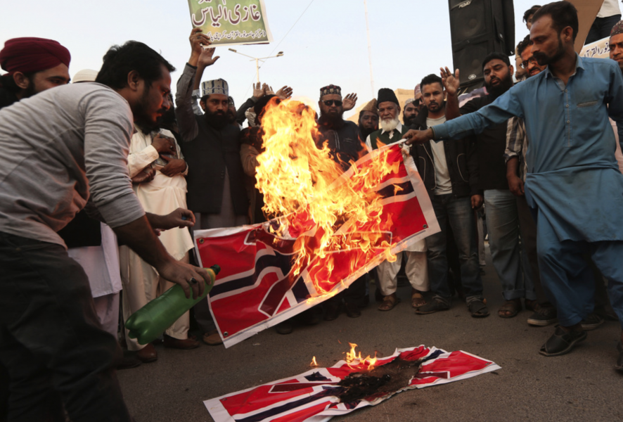 Norgekritisk demonstration i Karachi, Pakistan, på tisdagen.