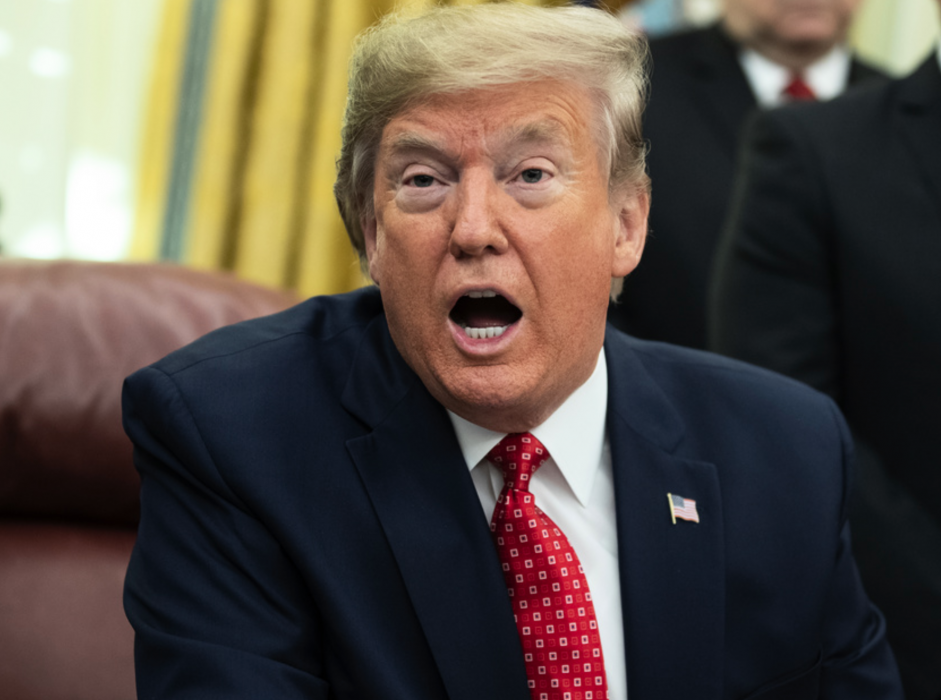 Trump har skrivit under lagarna.