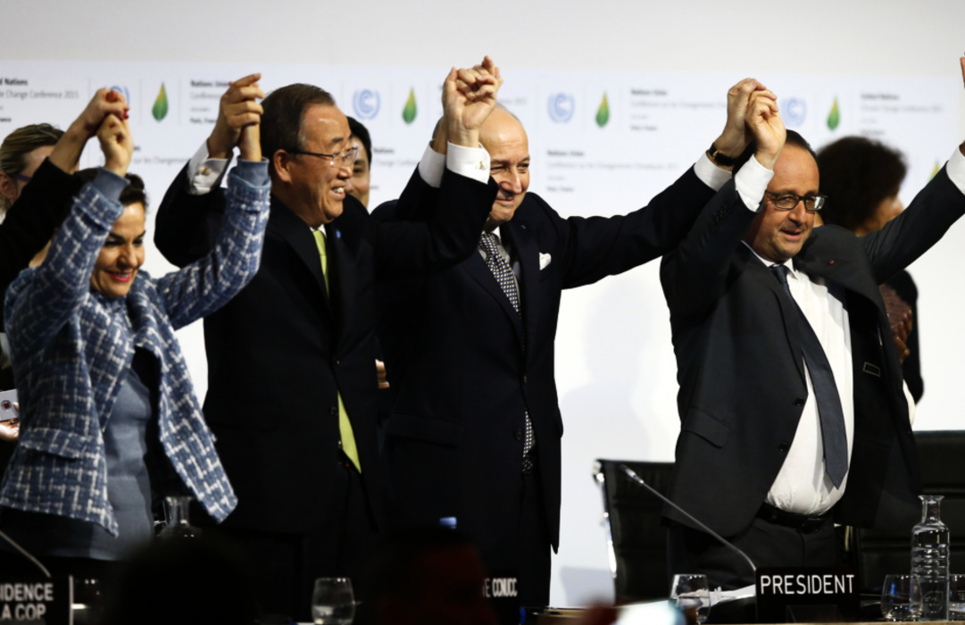 Miljökonferenser och politikerlöften som här i Paris 2015 har inte fört kampen mot klimatkrisen framåt, enligt över 11 000 forskare.