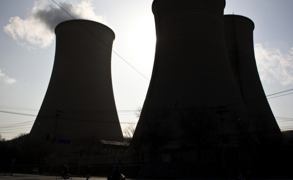 Kolkraftverk skapar både hälsofarliga luftföroreningar och utsläpp av växthusgaser.
