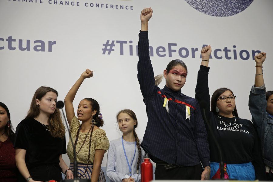 På Cop25 ger Greta Thunberg ordet till andra unga aktivister, för det är inte henne som person det ska handla om.