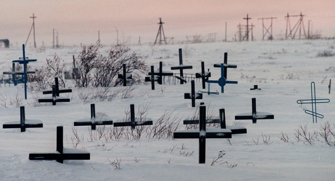 En gammal kyrkogård för tyska krigsfångar vid ett av Stalintidens läger i Vorkuta i norra Ryssland.