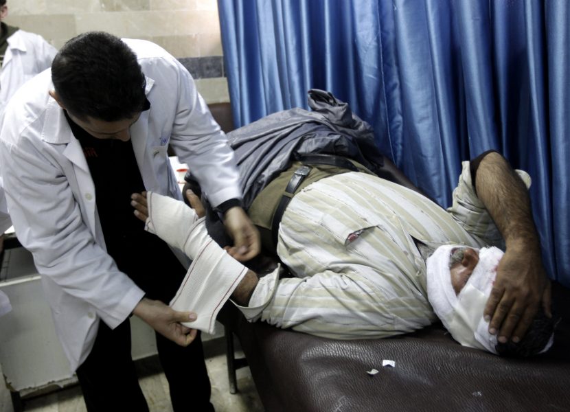 Hälso- och sjukvårdsarbetare har riskerat sina liv för att vårda civila i krigets Syrien.