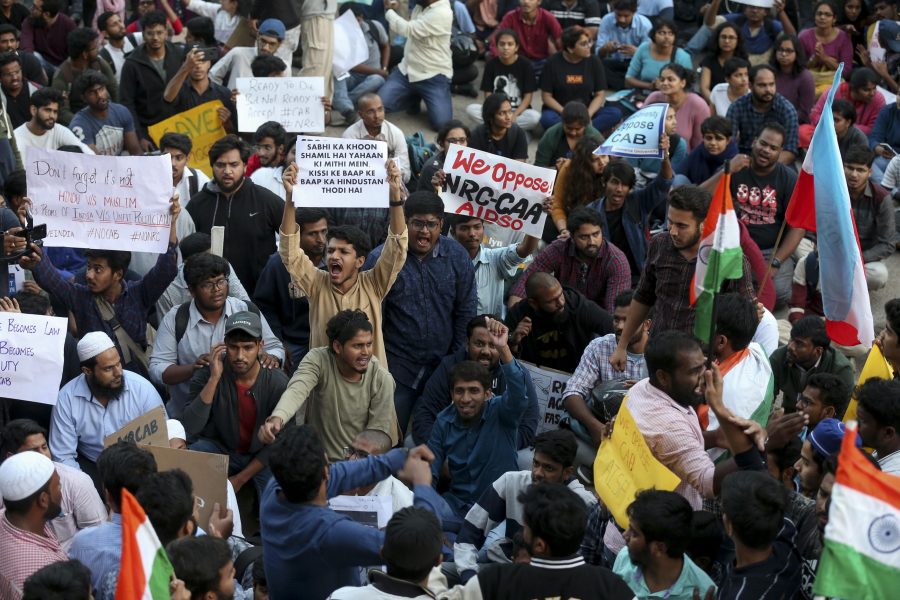 Indiska studenter protesterade mot lagen vid universitetet Osmania i Hyderabad i Indien under tisdagen.