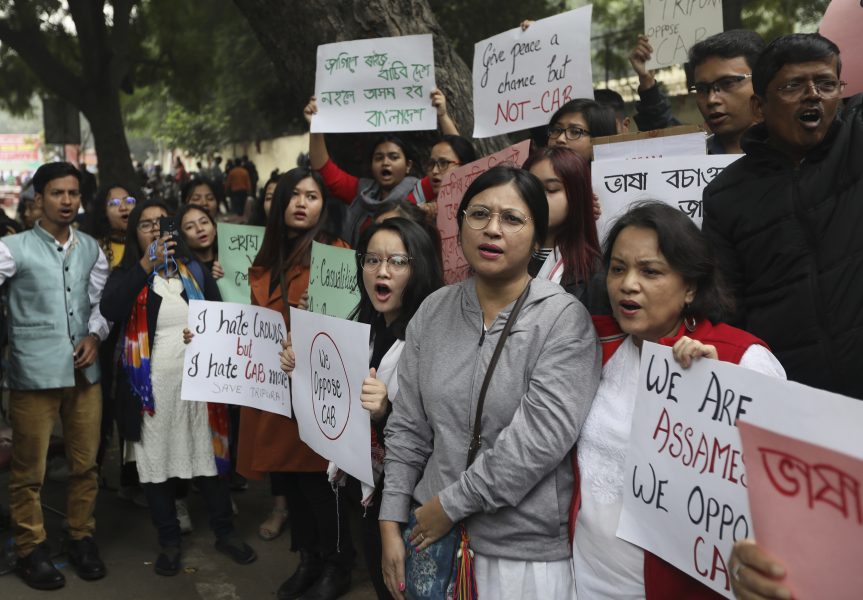 Protester i nordöstra Indien mot den nya medborgarskapslagen som särbehandlar muslimer, 11 december 2019.