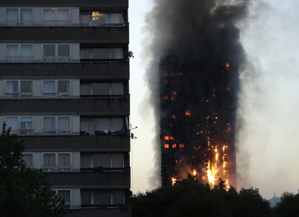 Branden i Grenfell Tower bröt ut vid 00:50-tiden lokal tid natten mot 14 juni 2017 i 24-våningshuset Grenfell Tower i North Kensington, London.