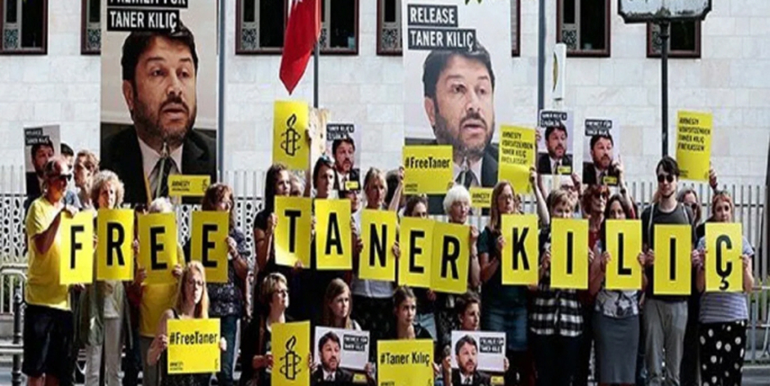Taner Kilic ingår i en grupp om åtta människorättsförsvarare och två it-experter som greps i samband med en människorätts-konferens.