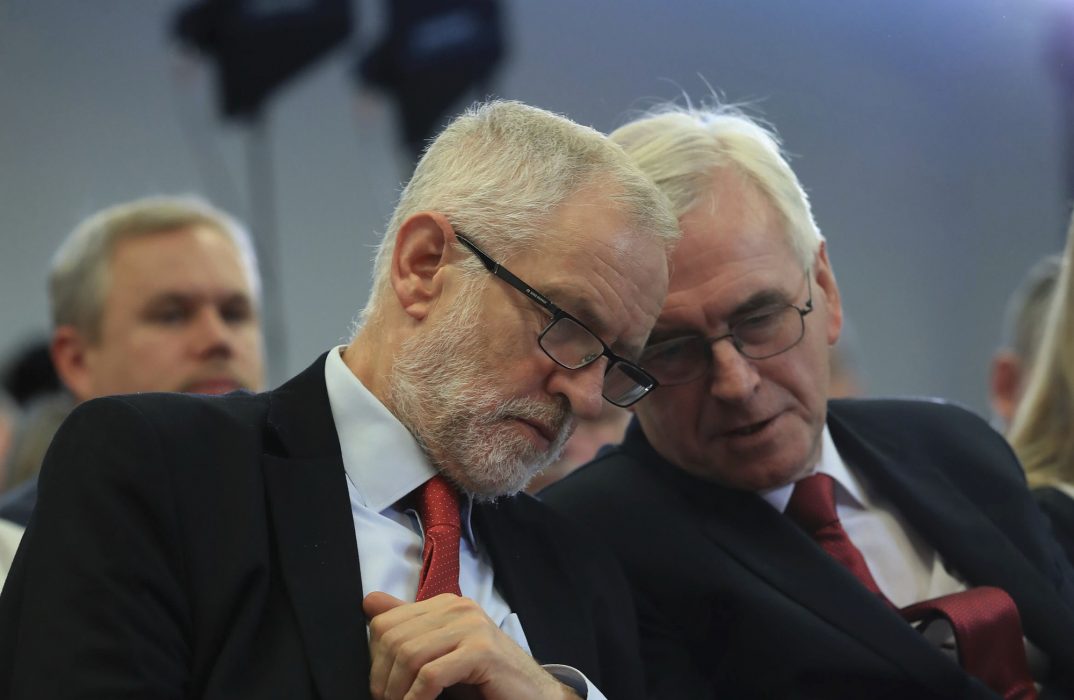 Livet går vidare för brittiska Labour som upplevde sitt största valnederlag sedan 1935 – men morgondagens arbetarparti väntas inte ledas av Jeremy Corbyn och John McDonnell, partiledare respektive ekonomiska talesperson.