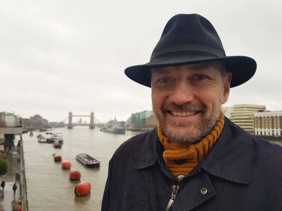 Finansmannen Oleksandr Polishchuk, som precis röstat på väg till jobbet, valde en taktikröst på Labour för att stoppa brexit.