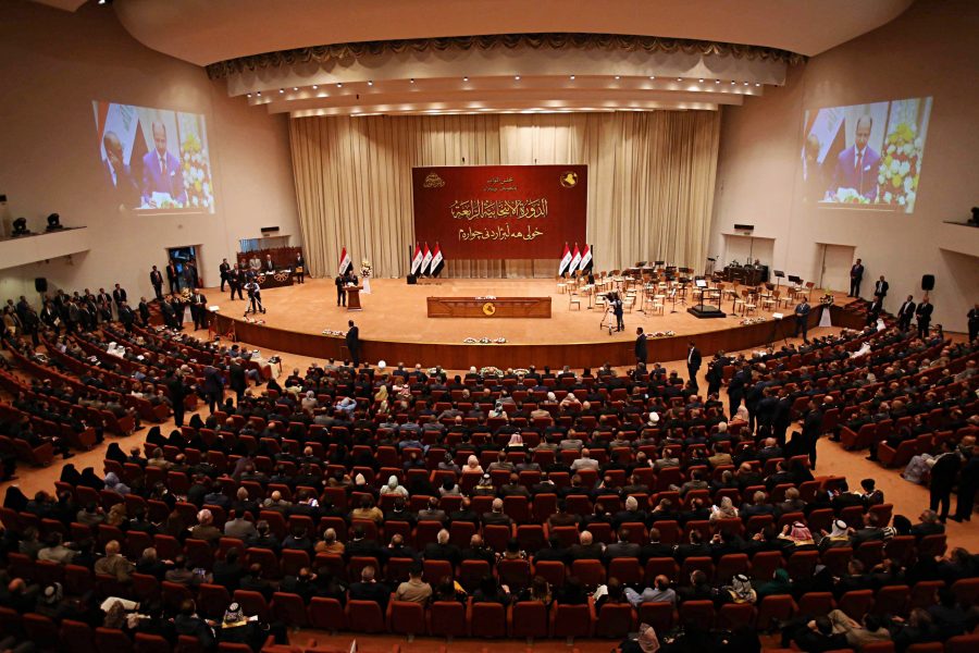 Iranlojala ledamöter i Iraks parlament vill kasta ut USA.