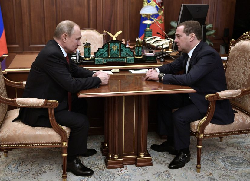 Rysslands president Vladimir Putin, till vänster, och premiärminister Dmitrij Medvedev.
