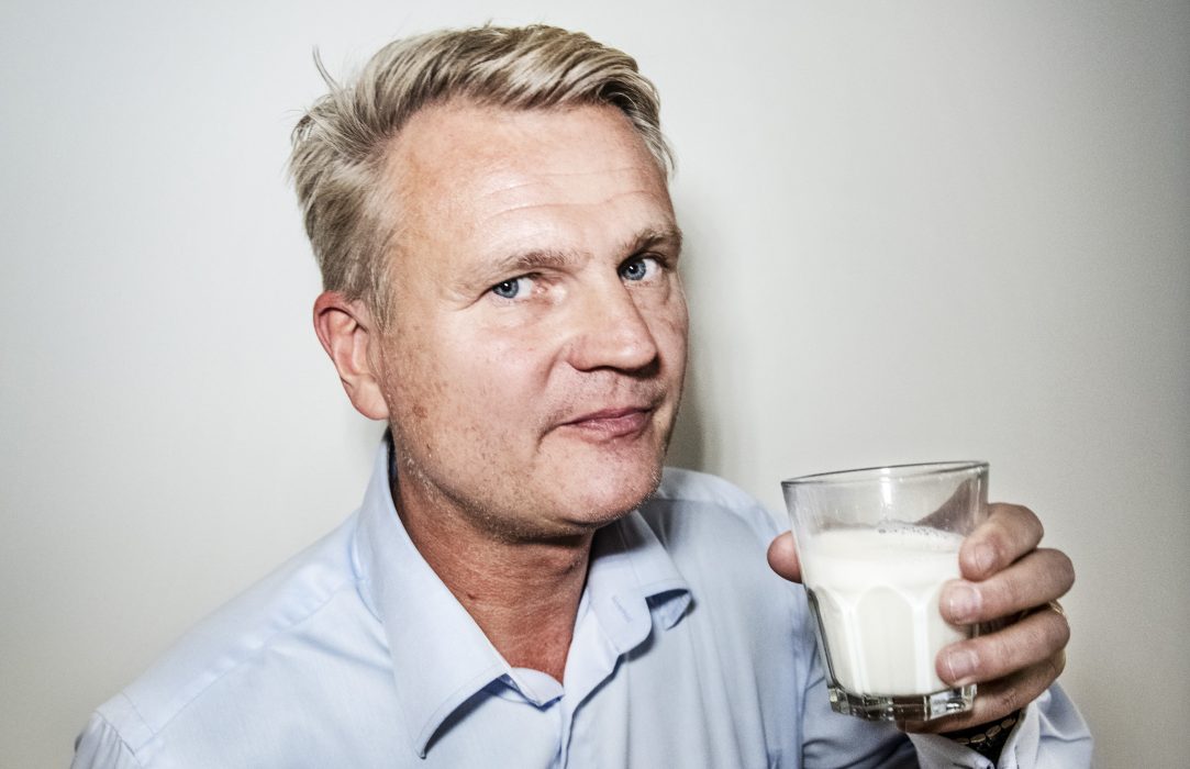 "Vi blir lika ledsna och upprörda som ni blir", säger Arla Sveriges vd Patrik Hansson efter att ha sett filminspelningen från gården i Hälsingland.