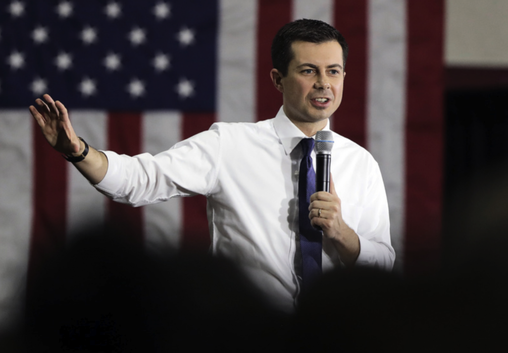 Kandidaten Pete Buttigieg ser ut att ha vunnit Demokraternas första nomineringsmöte i delstaten Iowa.