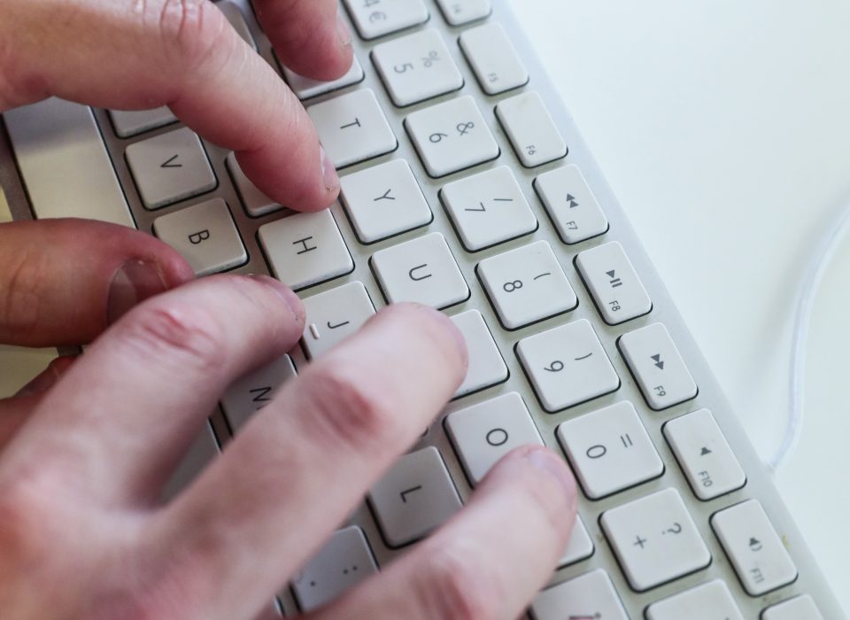 Jobba hemma eller på jobbet? I Tullinge finns nu ett tredje alternativ som ingår i ett forskningsprojekt.