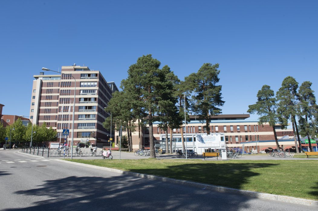 En person har testats för misstänkt coronavirus på infektionskliniken på Gävle sjukhus men enligt de provsvar som har kommit nu är vederbörande inte smittad med det viruset.