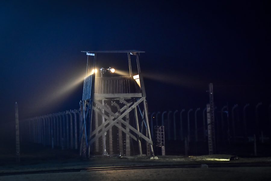 Vakttorn vid det gamla koncentrationslägret i Auschwitz.