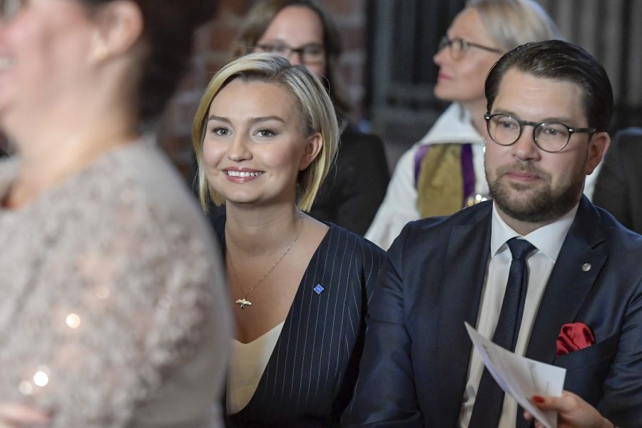 Kristdemokraterna och Sverigedemokraterna agerar gemensamt i riksdagen för skärpta regler för arbetskraftsinvandring.