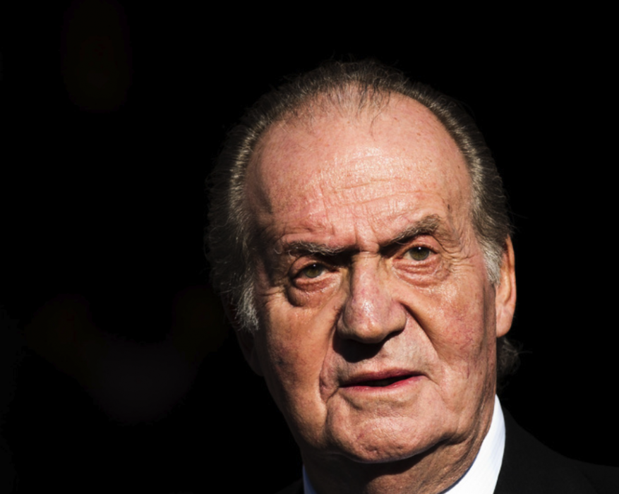 Spaniens tidigare kung Juan Carlos bör bli föremål för en parlamentarisk utredning, anser vänsteralliansen och regeringsparten Podemos, efter en medieuppgift om en utredning i Schweiz.