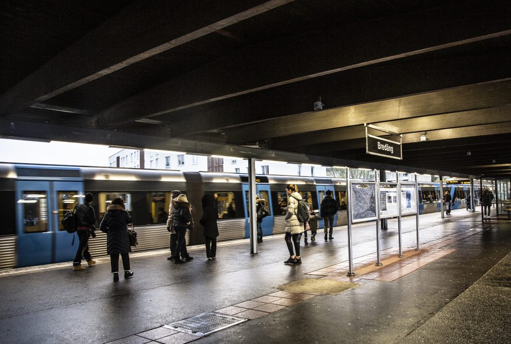 SL:s biljettkontrollanter ska jobba på som vanligt – men får inte använda MTR:s rastrum.