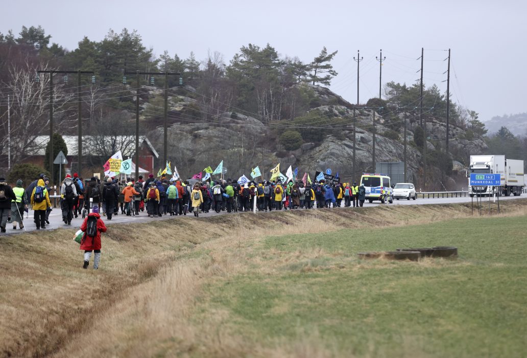 I måndags vandrade miljöaktivister och engagerad allmänhet över en mil i protest mot utbyggnaden av Preemraff.