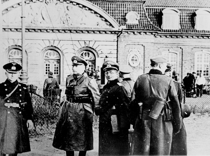 I april 1940 ockuperades Danmark av Nazityskland.