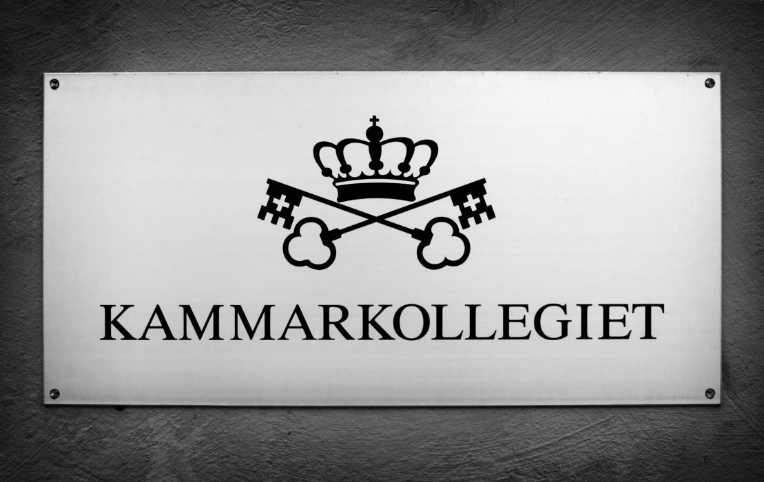 Kammarkollegiet är en av de statliga myndigheter som anlitat ett företag som svartlistats för korruption.