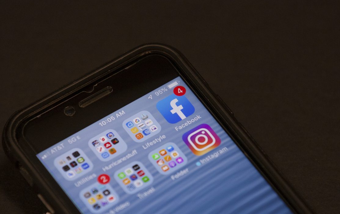 Clearview AI samlar in mängder av bilder på människor från deras konton på sociala medier.