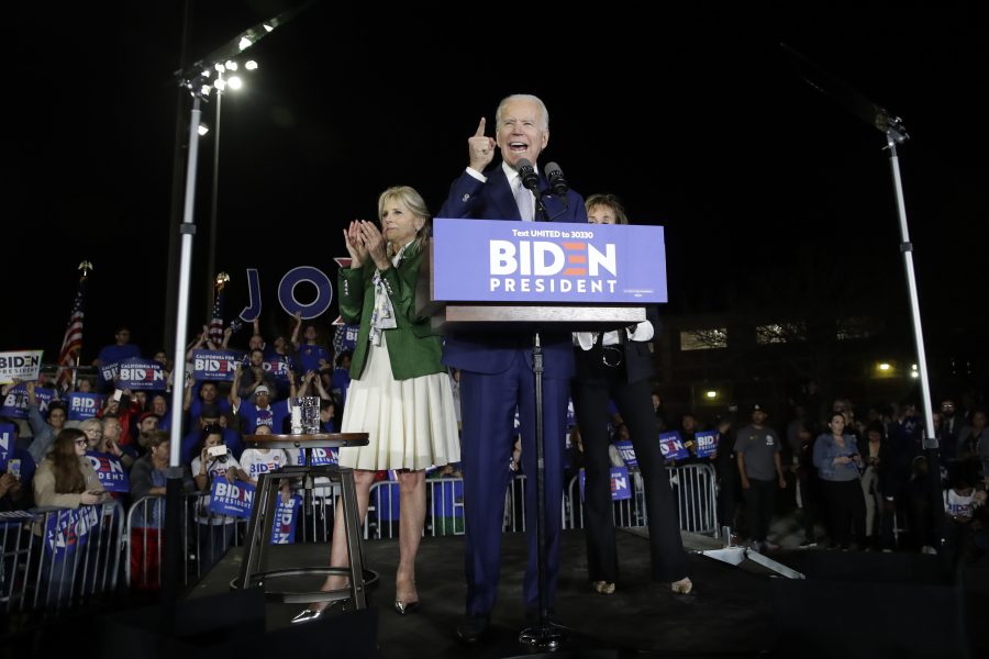 Joe Bidens läge inför det amerikanska presidentvalet förbättrades dramatiskt natten till i dag.