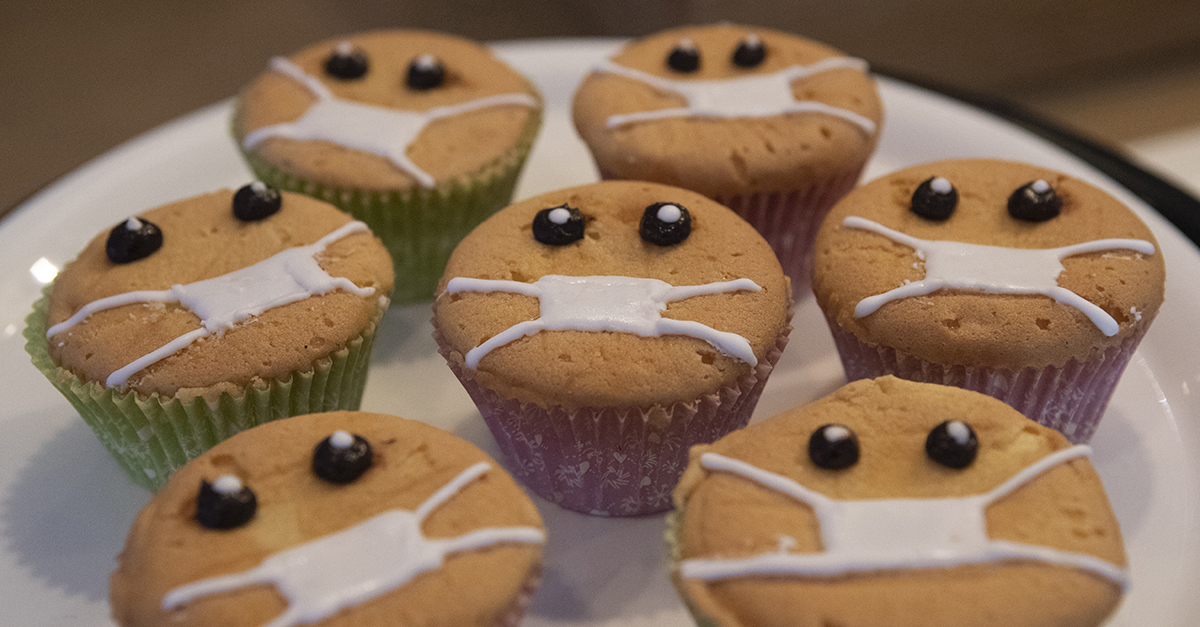 Till och med muffins behöver munskydd i coronatider.