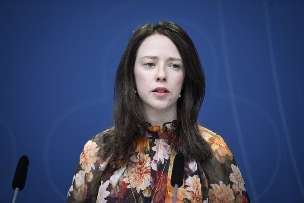 Jämställdhetsminister Åsa Lindhagen (MP) har träffat representanter för kvinno- och tjejjourer.