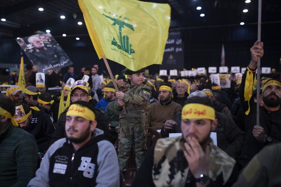 Anhängare till Hizbollah i Beiruts förorter.