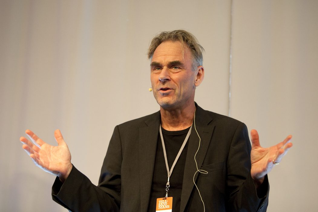 Sverker Sörlin tror att krisen kan få oss att känna samhörighet med varandra och förändra hur vi tänker och hur vi värderar.