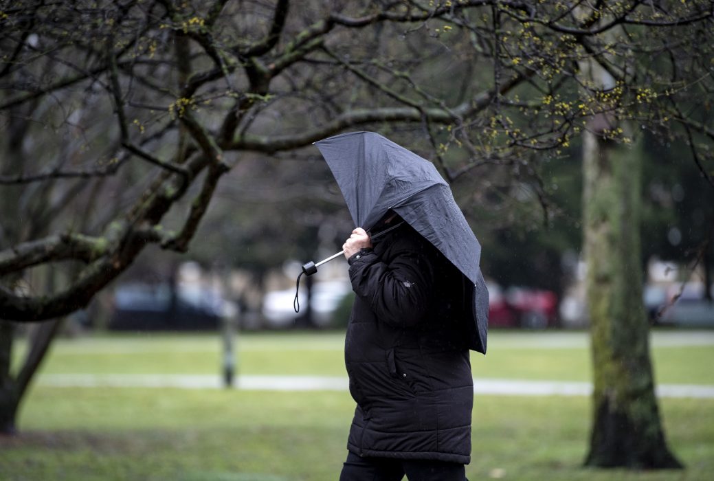 Valborg anno 2020: Regn och social distansering.